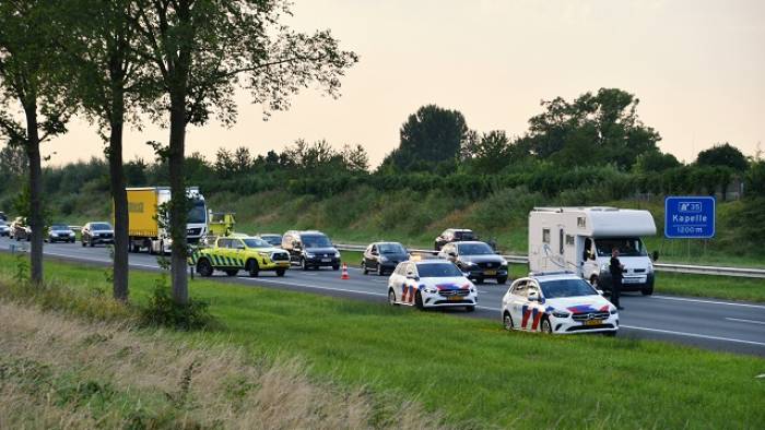 lange file als gevolg van het ongeluk op de A58 bij Kapelle