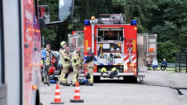 de brandweer van Goes in actie bij flatgebouw Boszicht