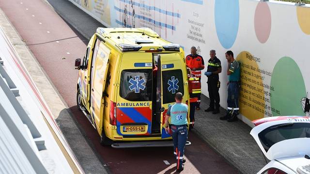 ambulance in de Annie M.G. Schmidttunnel in Kapelle