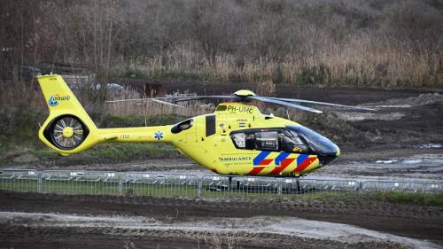 Traumahelikopter op het terrein van de crossbaan in Rilland