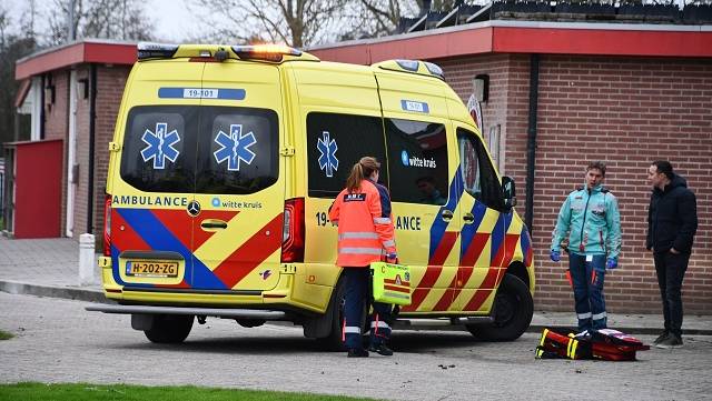 De ambulance bij de plaats van het incident.
