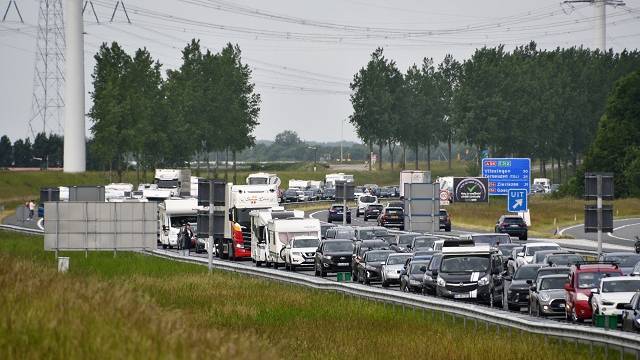 File en vertraging na ongeval Vlaketunnel
