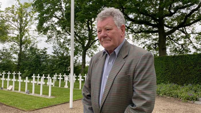 André Trepel op de Franse erebegraafplaats in Kapelle.