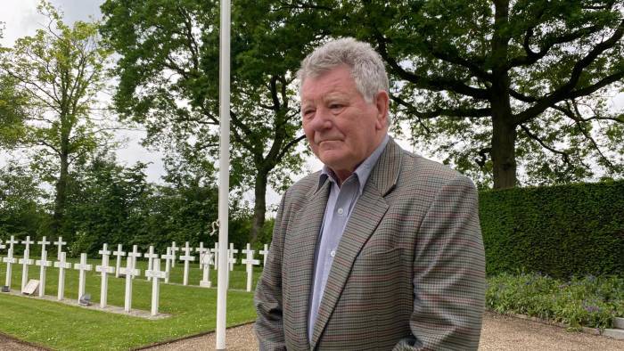 André Trepel op de Franse erebegraafplaats in Kapelle.