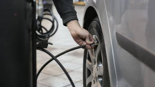 Automobilisten kunnen gratis bandenspanning laten controleren in Kruiningen