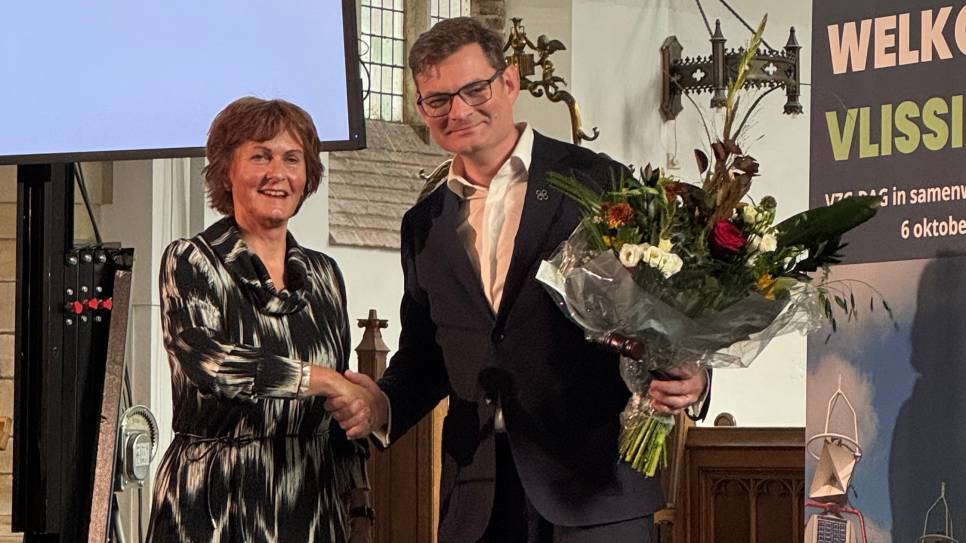 Constantijn Jansen op de Haar neemt het VZG-voorzitterschap over van Marga Vermue.