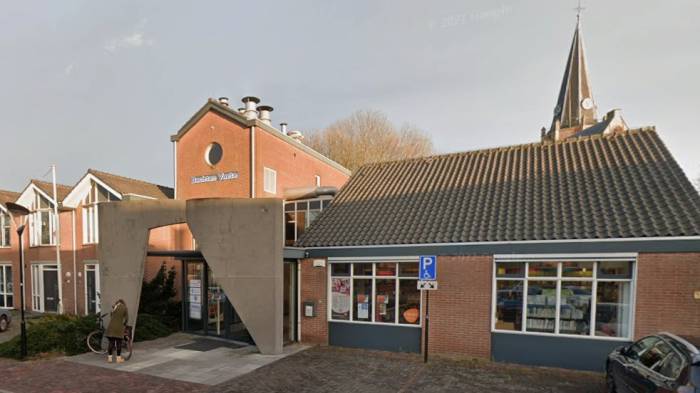 De bibliotheek in gebouw Bachten Vaete in Kruiningen.