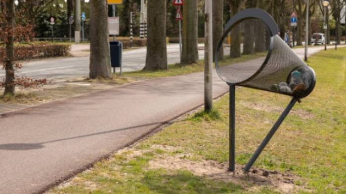 Blikvangers, zoals die elders nog staan, zijn in Krabbendijke weggehaald.