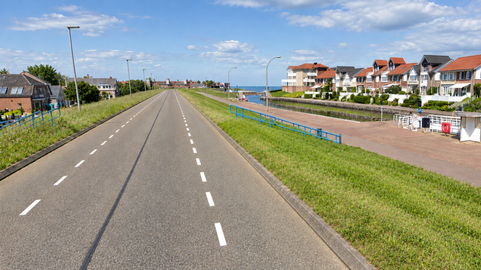 De Boulevard ter hoogte van de sluis.