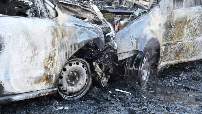 Auto's uitgebrand na botsing bij Kruiningen