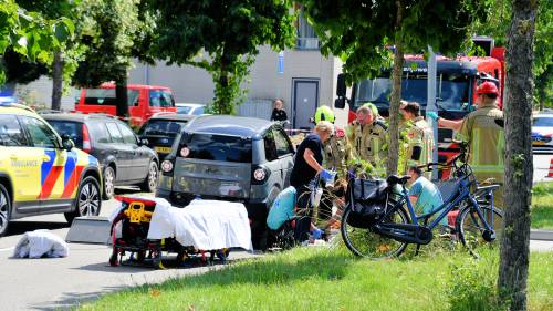 Fietser bekneld na botsing met brommobiel in Goes