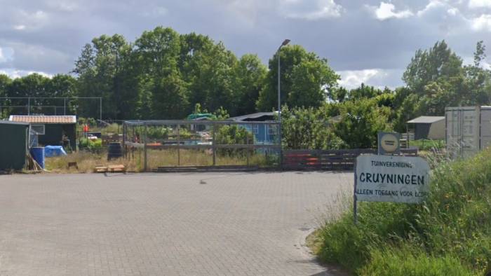 De volkstuin, eerder deze zomer. Inmiddels is het terrein afgesloten.