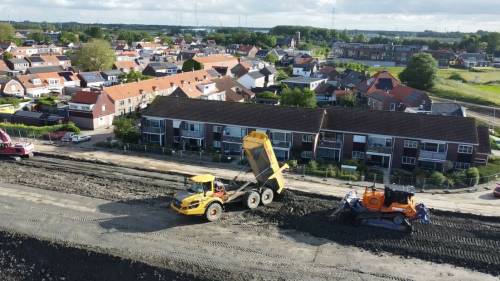 Sinds enkele jaren werkt het waterschap aan versterking van de dijk bij Hansweert