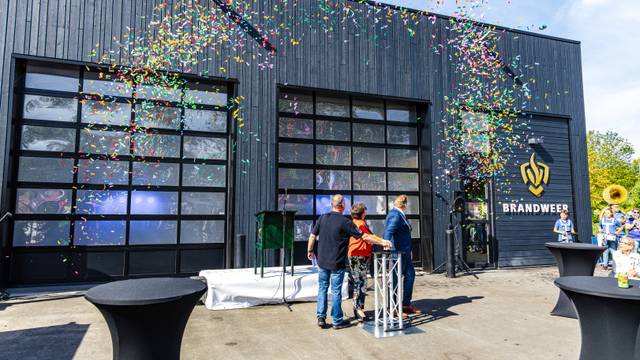 Opening van de brandweerkazerne.