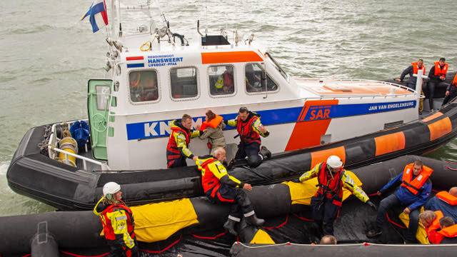 Oefening van de KNRM Hansweert met de andere drie Westerschelde-stations