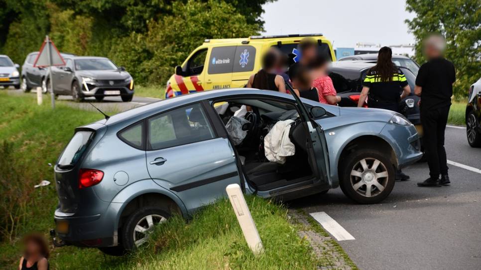Bij de botsing waren twee auto's betrokken.