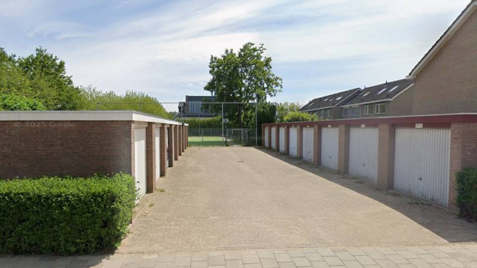 Garageboxen aan de Kastanjestraat in 's-Gravenpolder.