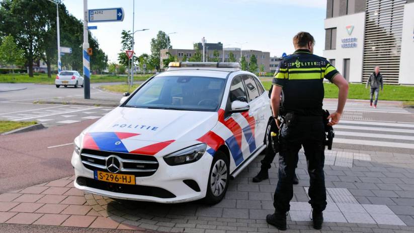 Op de rotonde aan de Anthony Fokkerstraat gaat het vaak mis.