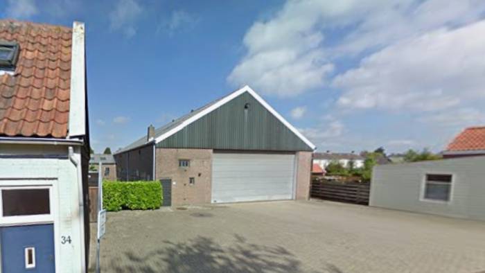 Het gebouw van de autogarage aan de Hoofdstraat in Ovezande.