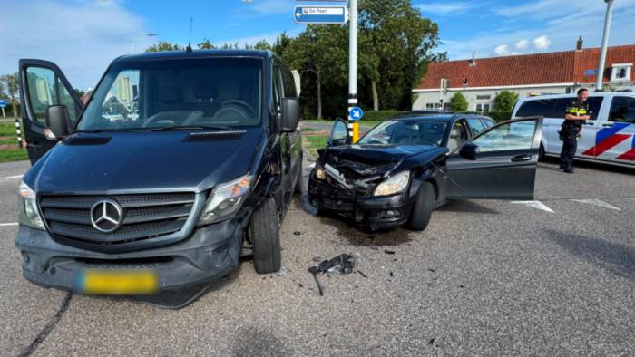 Bij het ongeval waren een Nederlandse en een Belgische auto betrokken.