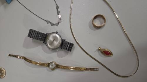 De aangetroffen sieraden.