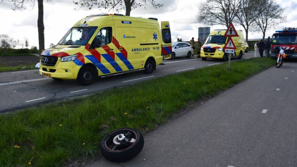 Bij een ernstig ongeval op de Baarlandsezandweg is een 24-jarige man overleden.