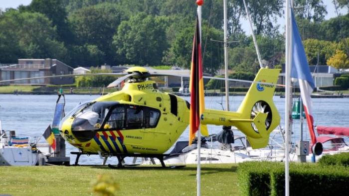 Het slachtoffer is per traumahelikopter vervoerd.
