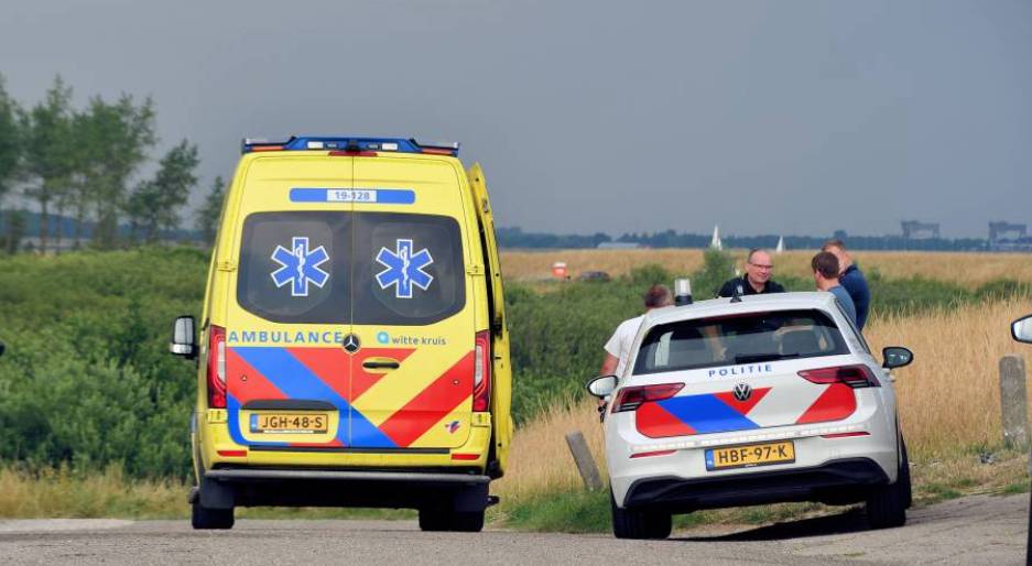 Hulpdiensten bij de duikplaats.