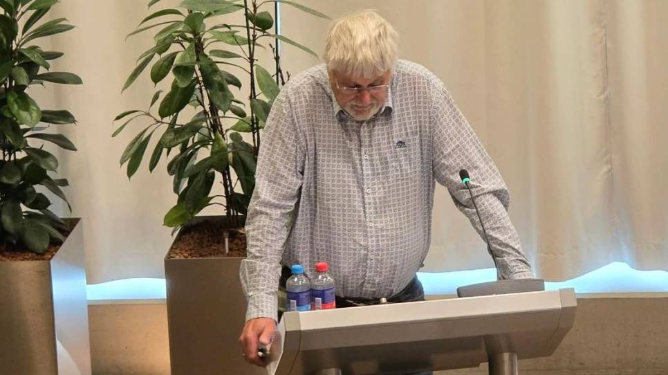 Marien Weststrate biedt de AV zijn excuses aan.