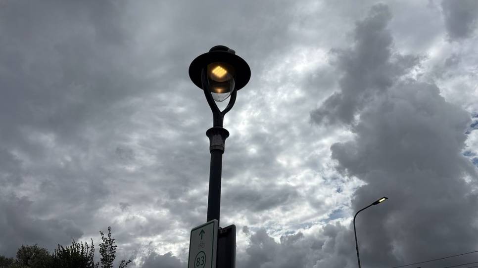 Op diverse plaatsen blijft de verlichting aan.