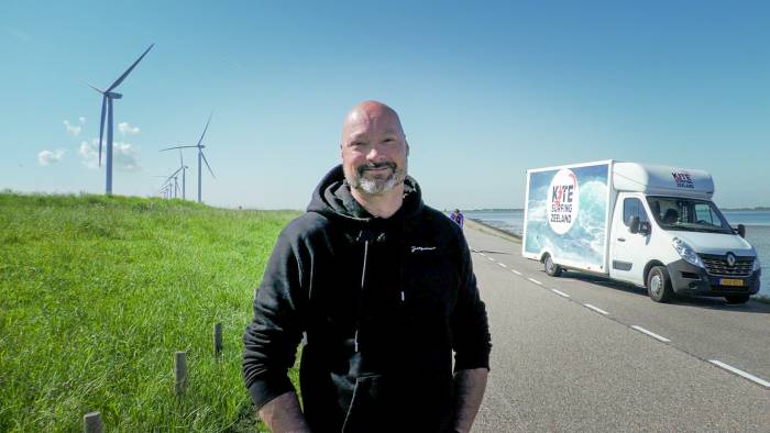 Kitesurfschoolhouder Mark Gorter uit Krabbendijke.