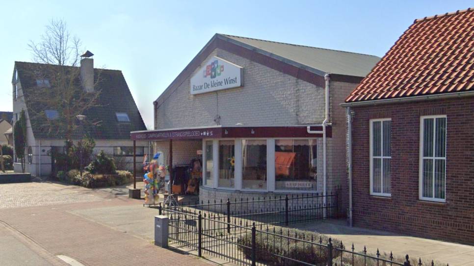 De laatste postbussen van Noord-Beveland, bij de Kleine Winst in Kamperland, verdwijnen over enkele weken.