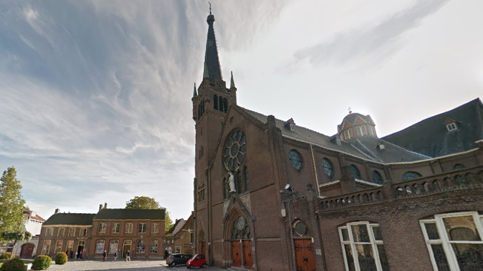 De Maria Magdalenakerk, van de Pater Damiaanparochie in Goes, ligt deze week ook een condoleanceregister voor de overleden paus Fransiscus.