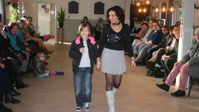 archieffoto modeshow Goes-West