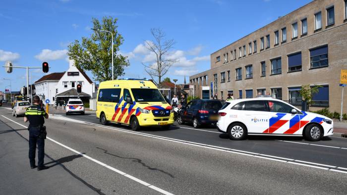 Automobilist botst op stilstaande motorrijder Goes
