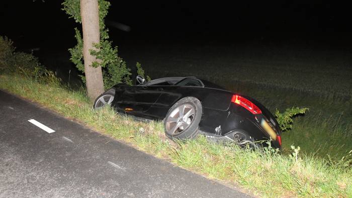 Bestuurder na eenzijdig ongeval meegenomen door politie