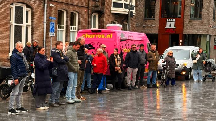 Protest bij opening autoluw Goes: 'Mes in de rug bij ondernemers'