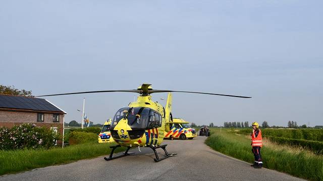 Traumahelikopter in Ellewoutsdijk