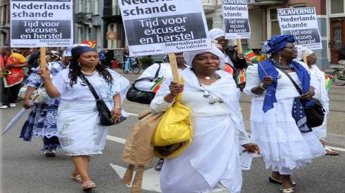 Een eerdere Keti Koti-demonstratie, elders in het land.