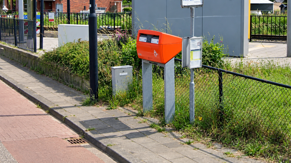 Een postbus aan de Halteweg in Rilland.