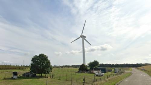 De windmolens aan de Schoorse Zeedijk worden vervangen door grotere exemplaren met meer opbrengst.
