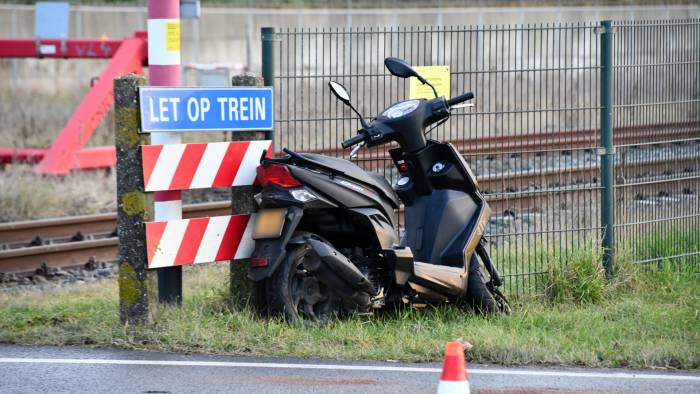 Aanrijding tussen scooter en auto bij Nieuwdorp