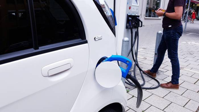 Goes wil tot 2030 in totaal 400 openbare laadpalen geplaatst hebben.