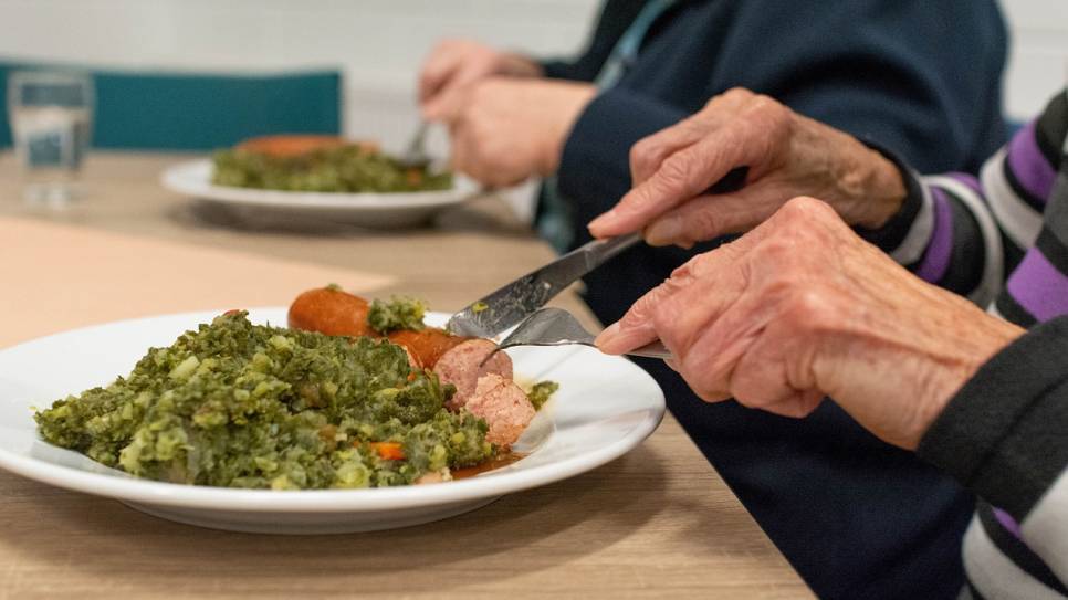 De maaltijdverstrekker Tafeltje Dekje dreigt uit Kapelle te verdwijnen.