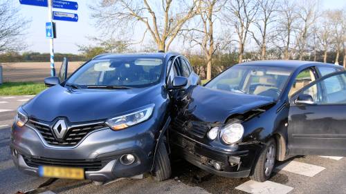 Flinke schade na aanrijding bij Krabbendijke