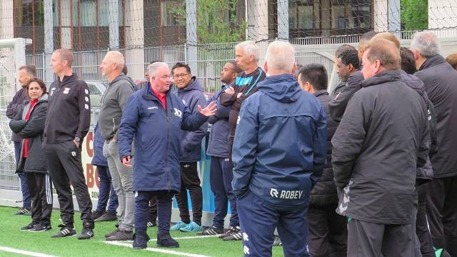jeugdtrainers op het veld