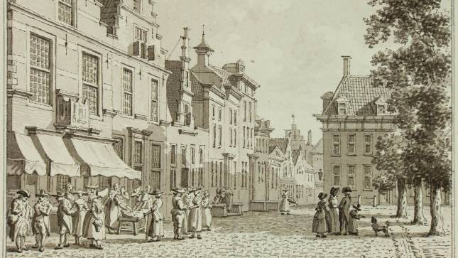 De Grote Markt in Goes, omstreeks 1800. Het herenhuis rechts op de hoek Lombardstraat (deels verscholen achter de bomenrij) is de dokterspraktijk van Van Renterghem.