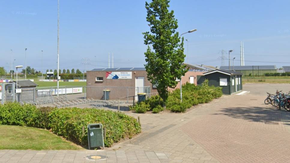 De huidige sportvelden bij het voormalige veilingterrein in Krabbendijke.