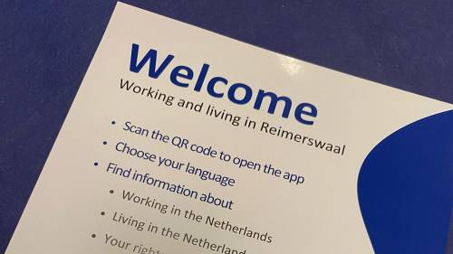 De flyer is in het Engels opgesteld en verwijst via een qr-code naar een site met praktische informatie over Reimerswaal.